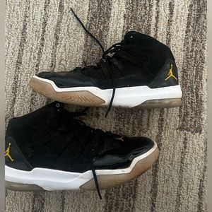 Jordan men’s SZ 11